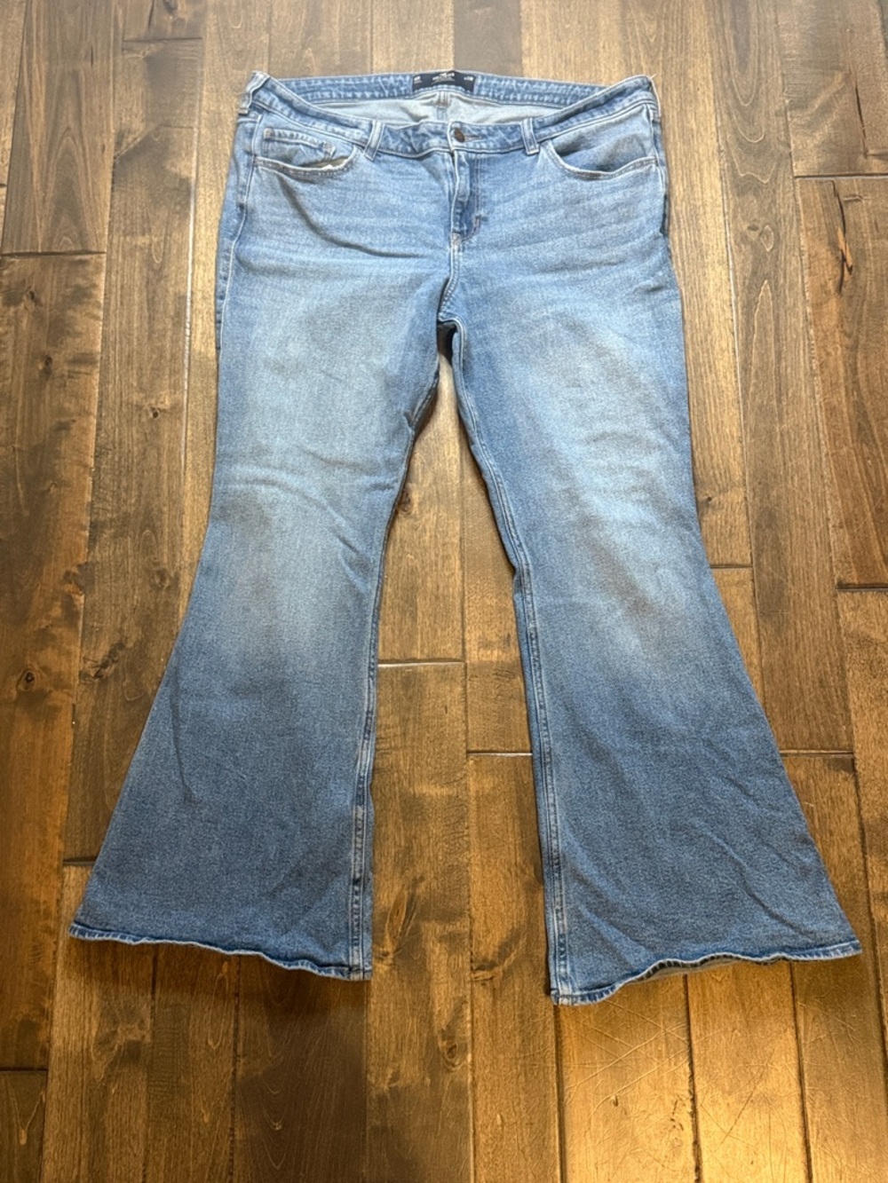Hollister Light Wash Flare Jeans Size 33 | Y2K Wide Leg Denim | Mid Rise